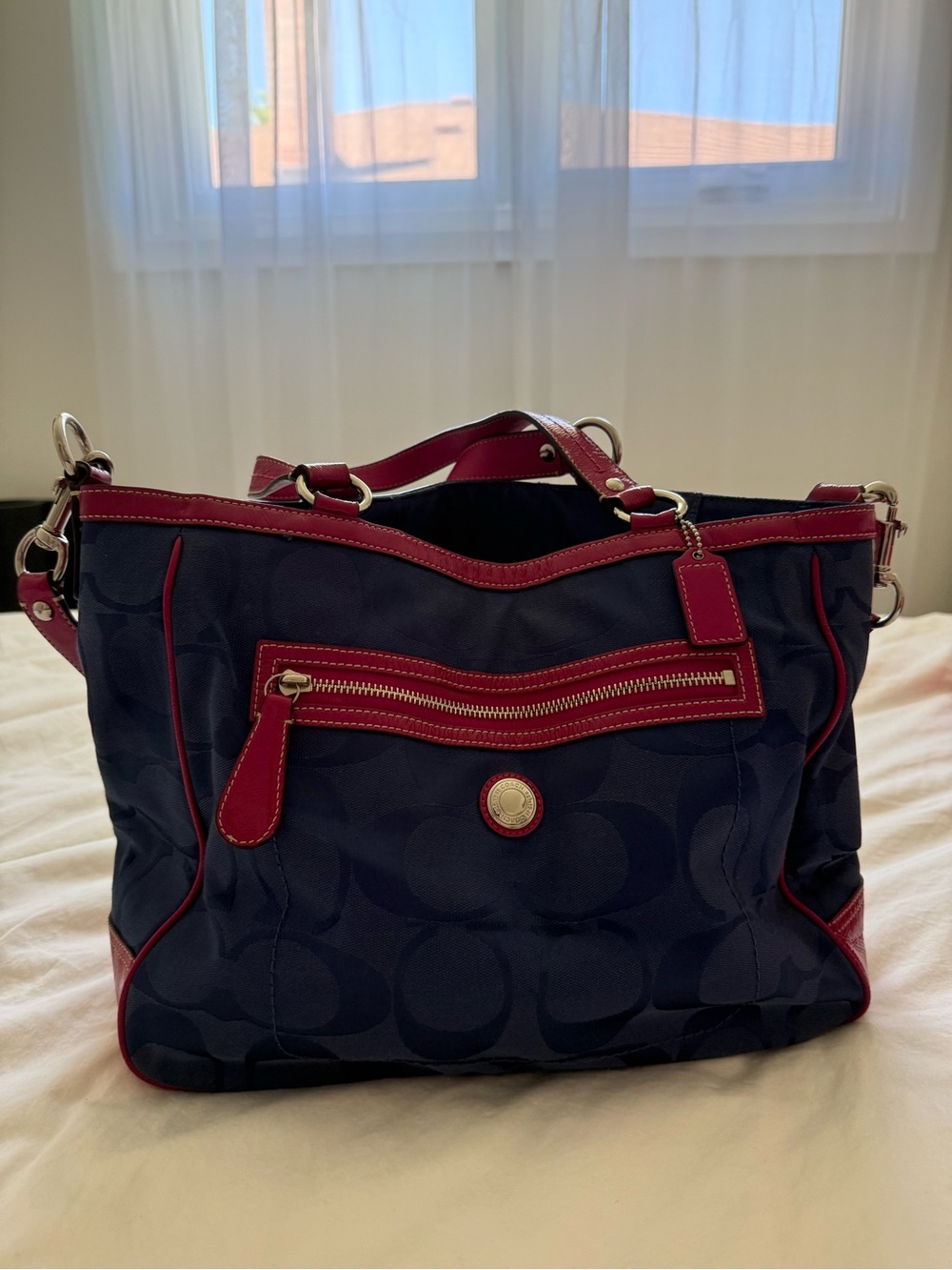 Coach Bag - Picture 4 of 6